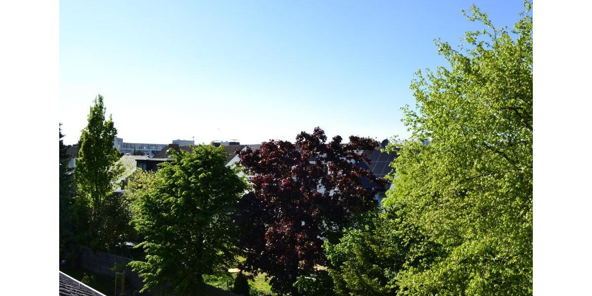 Gemütliche 3-Zi.-DG Whg m. Kamin & Einbauküche in Sachsenhausen 3 zimmer