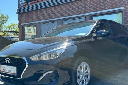 Hyundai i30 83.000 km 11.990 &euro; Rüsselsheim am Main 65428