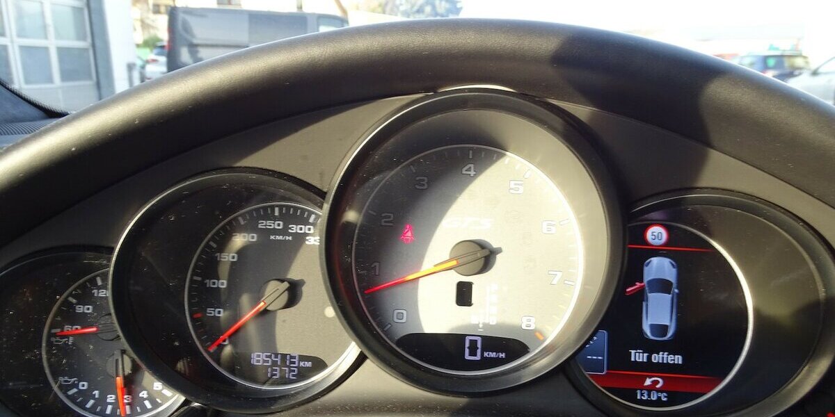 Porsche Panamera 4 GTS Bi-Xenon, Klappe, Luft, PDK, Chrono 184.608 km 27.890 &euro; Rodgau 63110