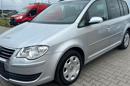 VW Touran 115.000 km 6.299 € Dietzenbach 63128