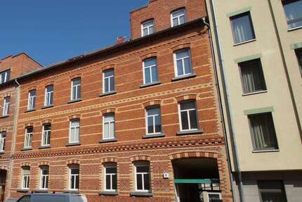 5-Zimmer-Wohnung mit Laminat, Wanne+Dusche