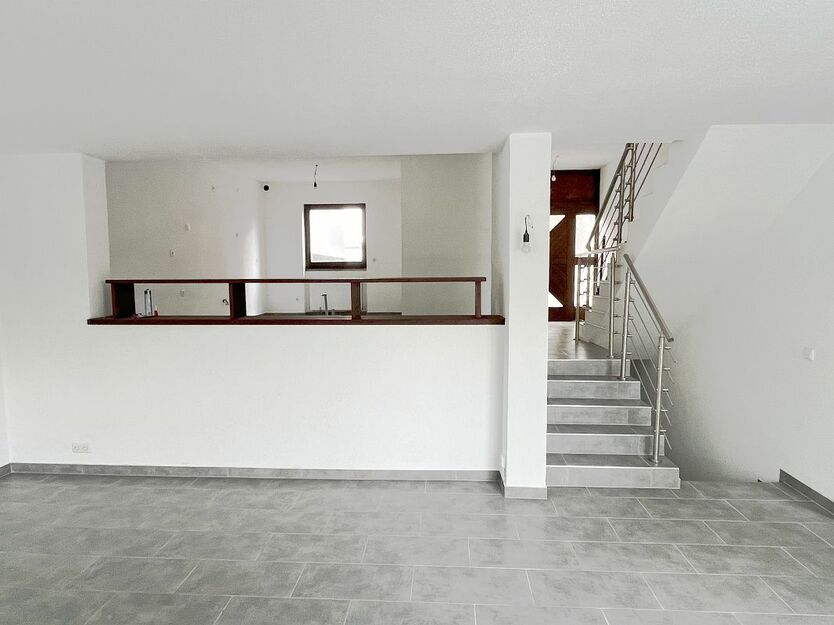 Vielseitig nutzbares Gewerbeanwesen mit großzügigem repräsentativem Wohnhaus zimmer