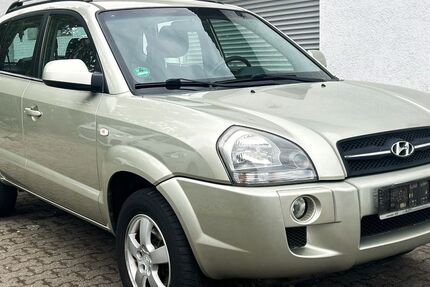 Hyundai TUCSON 168.000 km 3.400 € Wiesbaden 65199