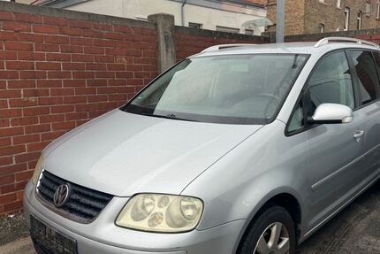 VW Touran 289.000 km 1.250 € Mainz - Mombach 55120