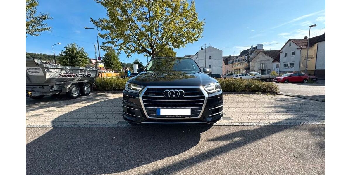 Audi Q7 159.000 km 21.000 &euro; Frankfurt am Main 60327