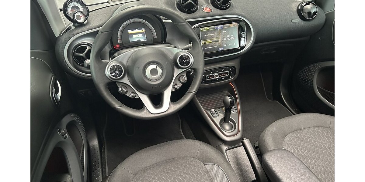 Smart ForTwo EQ CABRIO EXCLUSIVE-22KW-RÜCKFAHRKAMERA! 13.660 km 18.399 &euro; Groß-Umstadt 64823