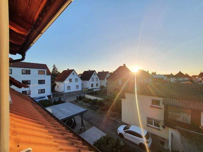 Großzügige Maisonettewohnung inkl. 2 Garagenstellplätzen in zentraler Lage 4 zimmer