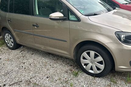 VW Touran 162.928 km 7.490 &euro; Mörfelden-Walldorf 64546