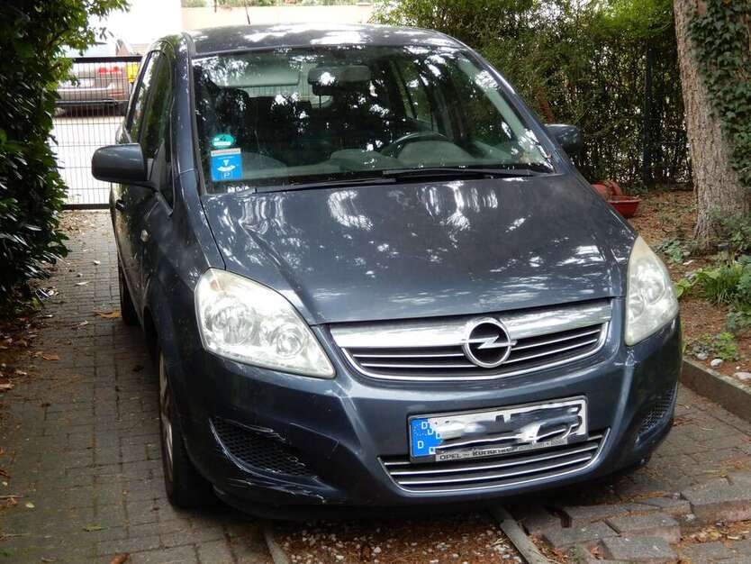 Opel Zafira 214.000 km 2.900 € Zwingenberg 64673
