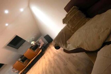 Eine Zimmer zu vermieten in 150-m²-Wohnung (4 Zimmer, modern) 4 zimmer