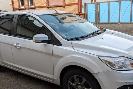 Ford Focus 161.000 km 3.099 &euro; Offenbach 63075