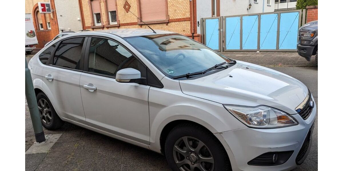 Ford Focus 161.000 km 3.099 &euro; Offenbach 63075