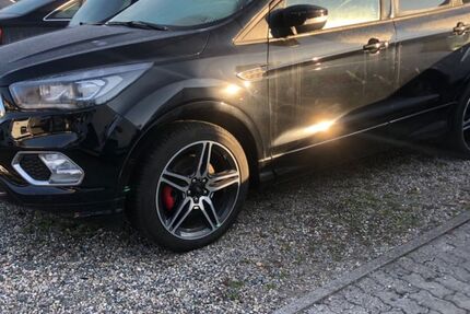 Ford Kuga 148.340 km 16.900 &euro; Raunheim 65479