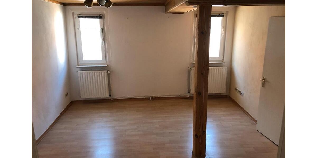 2 Zimmer in 3er WG zu vermieten, Wohnung zentral in Groß-Gefau 2 zimmer