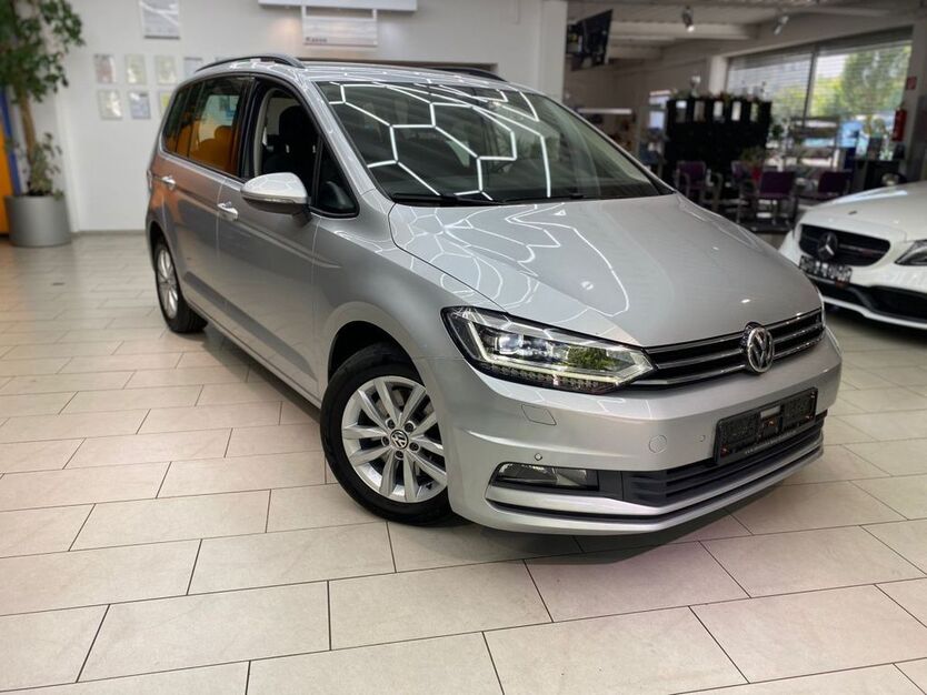 VW Touran 142.826 km 17.900 € Neu-Isenburg 63263