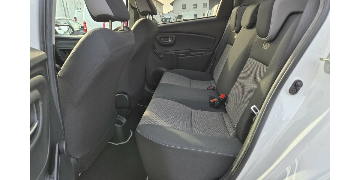 Toyota Yaris Team D 98.400 km 11.890 &euro; Rodgau 63110