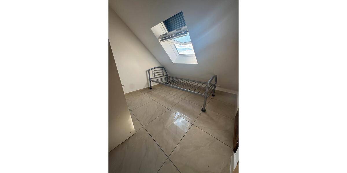 Dachgeschoßwohnung Raunheim - 2 Zimmer, 60 m&sup2;, 950&euro; | Angebot:26312767