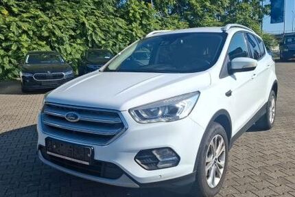 Ford Kuga 120.500 km 9.980 &euro; Rüsselsheim 65428