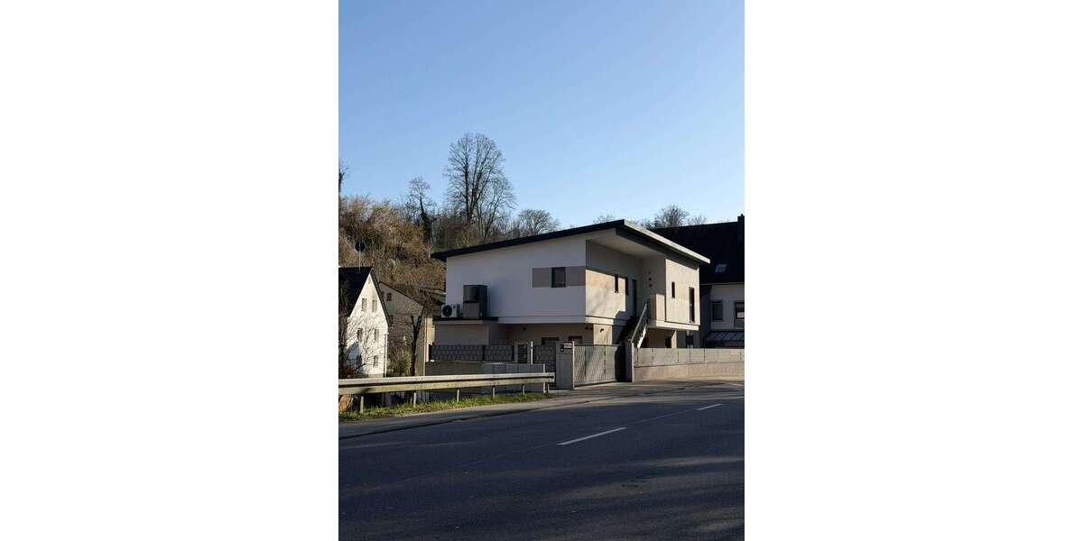 Etagenwohnung Bensheim - 4 Zimmer, 130 m&sup2;, 1.950&euro; | Angebot:26912930