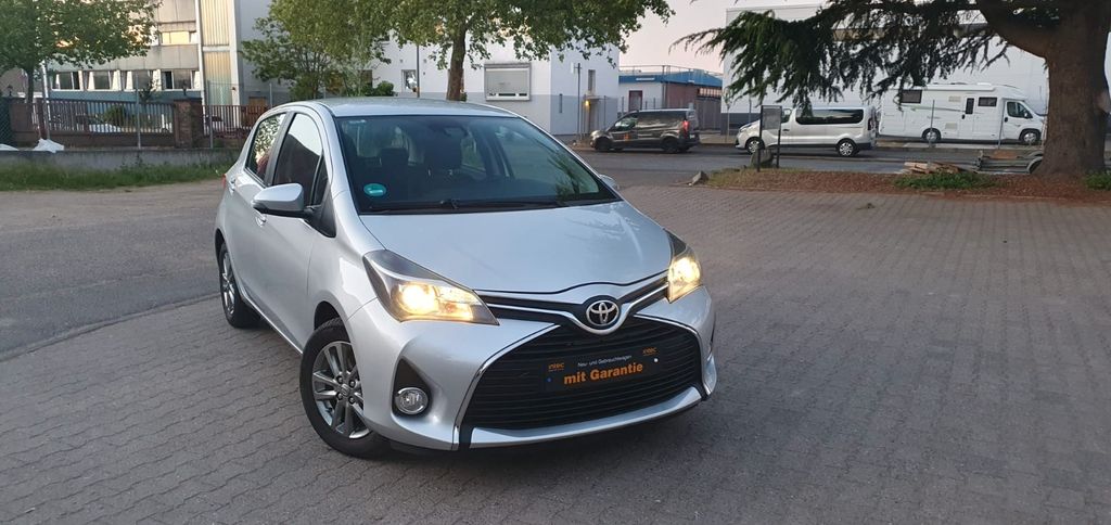 Toyota Yaris 149.000 km 8.100 &euro; Frankfurt am Main 60386