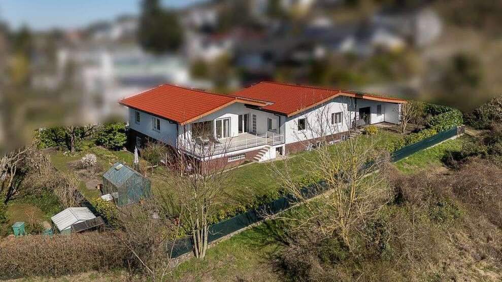 Haus zum Kaufen in Seeheim-Jugenheim 1.150.000 € 274 m²