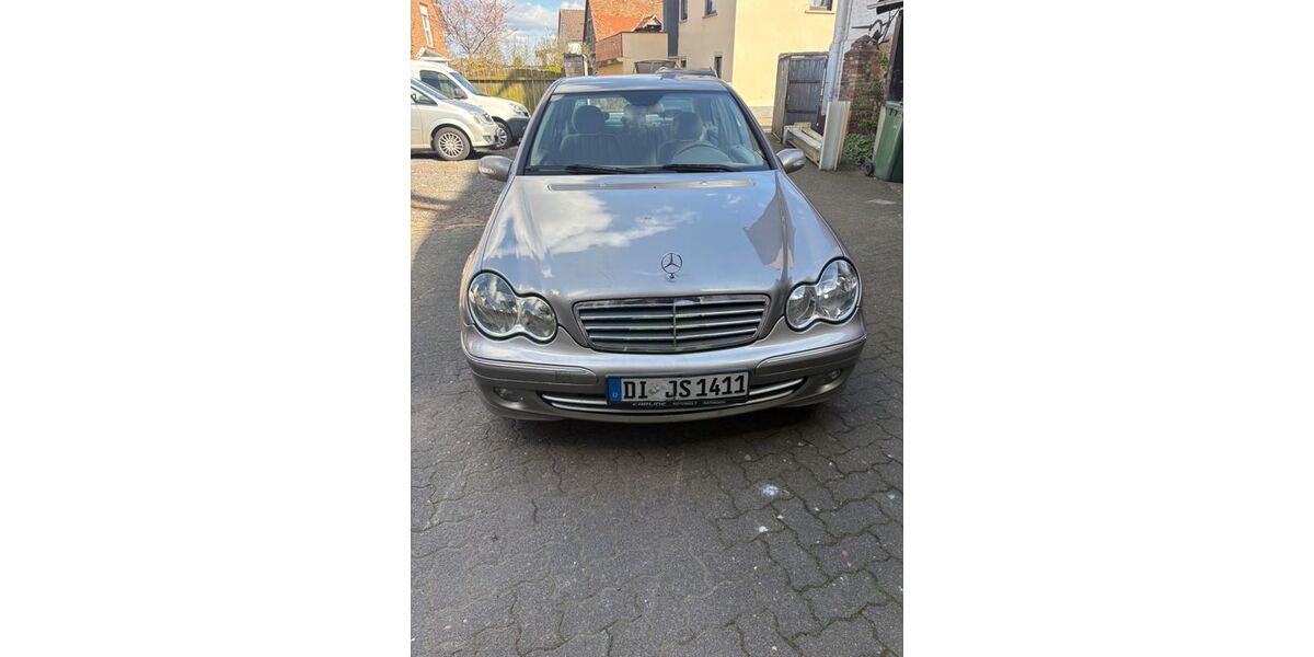 Mercedes-Benz 200 160.000 km 2.999 &euro; Schaafheim 64850