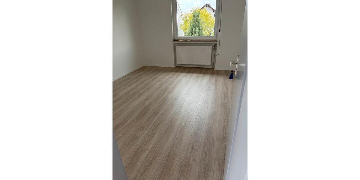 Einfamilienhaus Nackenheim - 8 Zimmer, 280 m&sup2;, 4.100&euro; | Angebot:26285958
