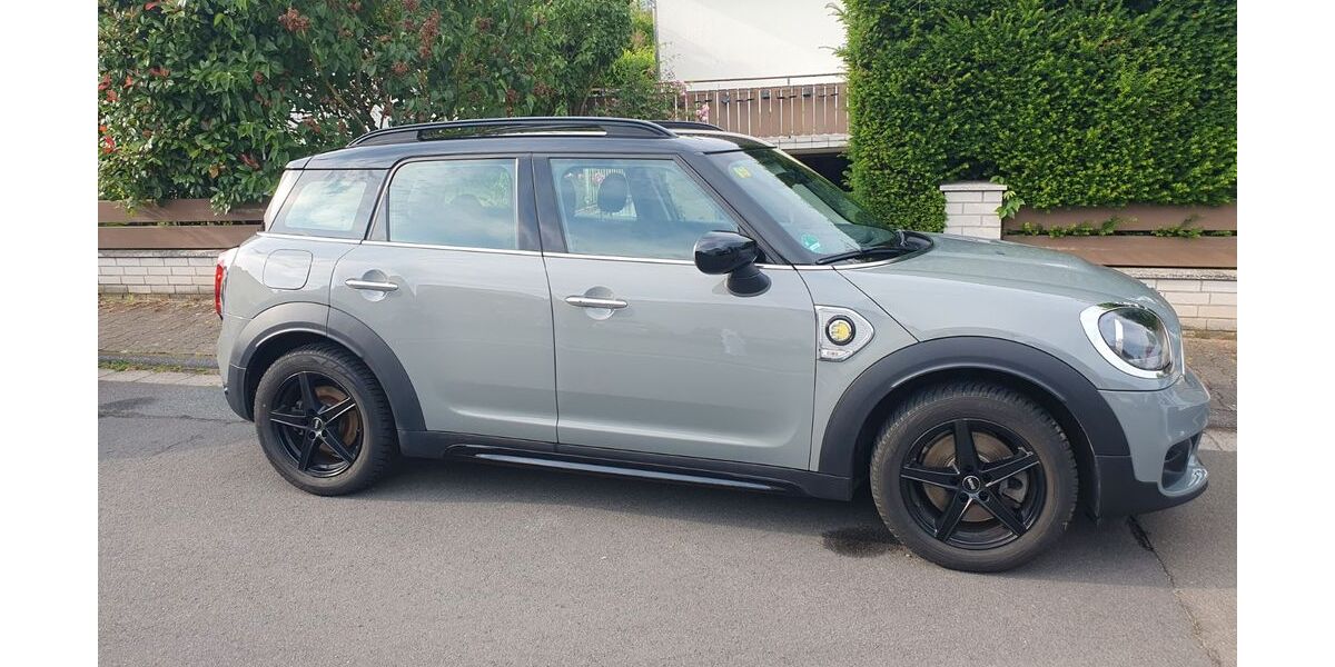 Mini Countryman SE (Cooper) 65.000 km 20.900 &euro; Frankfurt am Main 60316