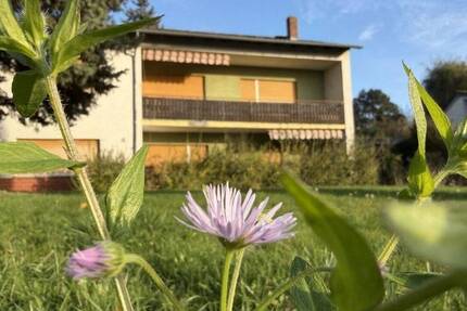 MTI - Sanierungsbedürftiges Haus in bester Lage von Nieder-Erlenbach 5 zimmer