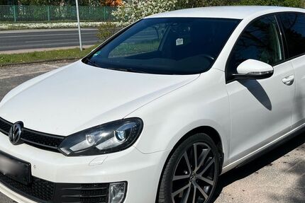 VW Golf 216.000 km 9.390 € Frankfurt am Main 65933