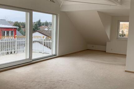 Helle, großräumige 3-Zimmer Dachgeschoss-Wohnung 3 zimmer