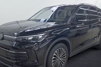 VW Tiguan 21.600 km 29.900 &euro; OFFENBACH AM MAIN 63075