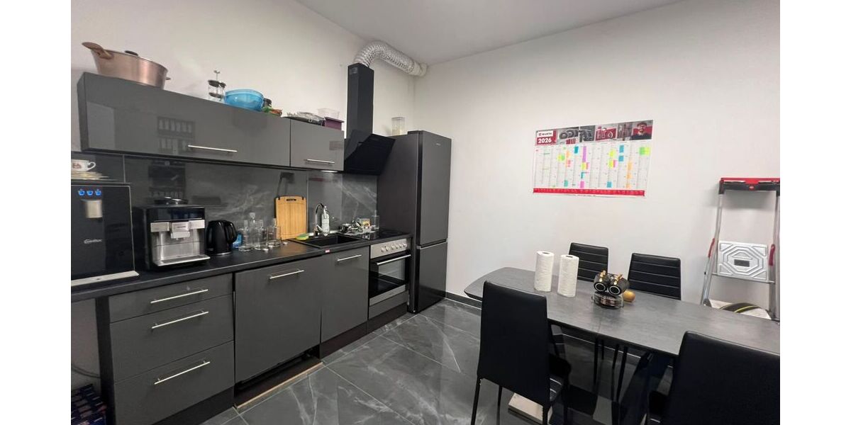 Gewerbeanwesen mit Bürogebäude, Werkstatt und großer befestigter Freifläche - Gewerbeobjekt Bischofsheim | Angebot:27298679
