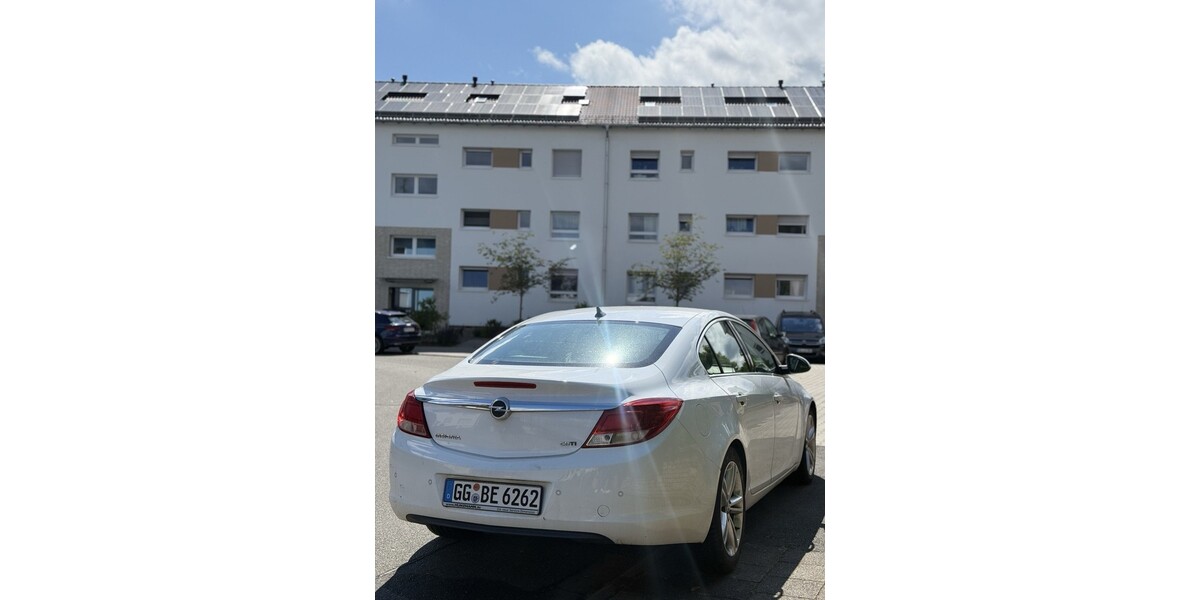 Opel Insignia 180.000 km 5.200 &euro; Rüsselsheim am Main 65428