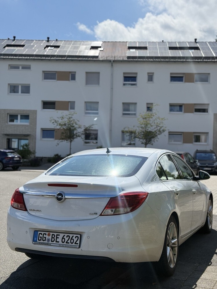 Opel Insignia 180.000 km 5.200 € Rüsselsheim am Main 65428