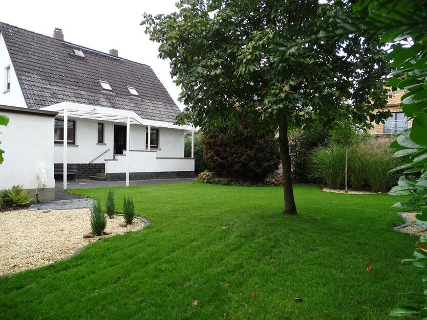 Freistehendes Einfamilienhaus mit großem Garten in Seligenstadt