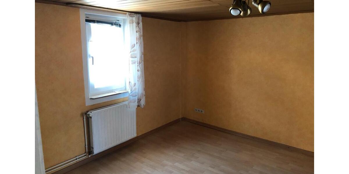 2 Zimmer in 3er WG zu vermieten, Wohnung zentral in Groß-Gefau 2 zimmer