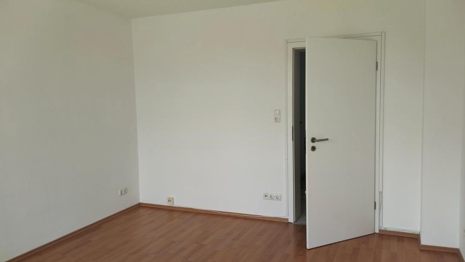 Etagenwohnung Offenbach am Main Hafen - 2 Zimmer, 56 m&sup2;, 1.000&euro; | Angebot:26124060