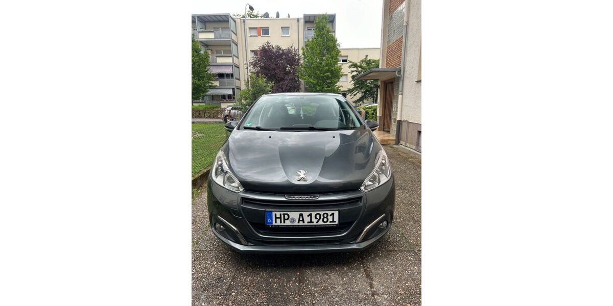 Peugeot 208 106.035 km 5.600 &euro; Ginsheim Gustavsburg 65462