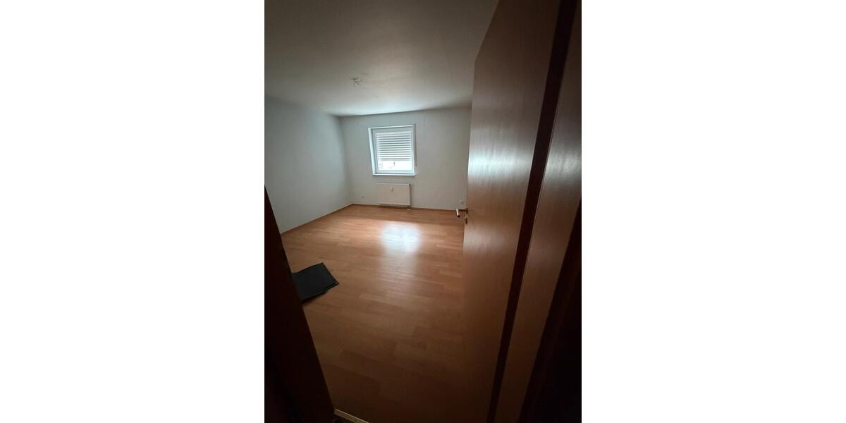 Etagenwohnung Bensheim - 4 Zimmer, 140 m&sup2;, 1.600&euro; | Angebot:26103993