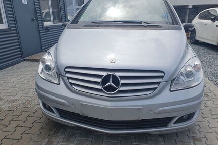Mercedes B 180