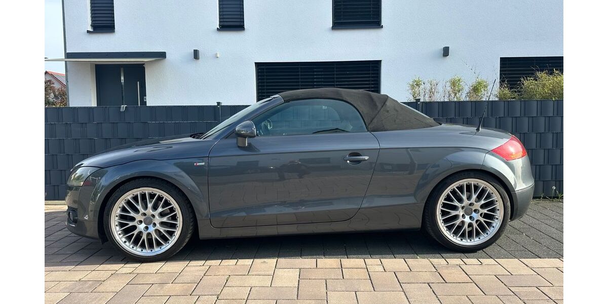 Audi TT 215.500 km 5.450 &euro; Darmstadt 64283