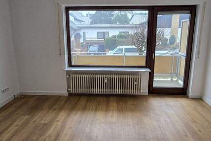 Neu Renovierte Hochparterre-Wohnung mit Süd-West-Balkon und PKW-Stellplatz in Seeheim-Jugenheim 3 zimmer