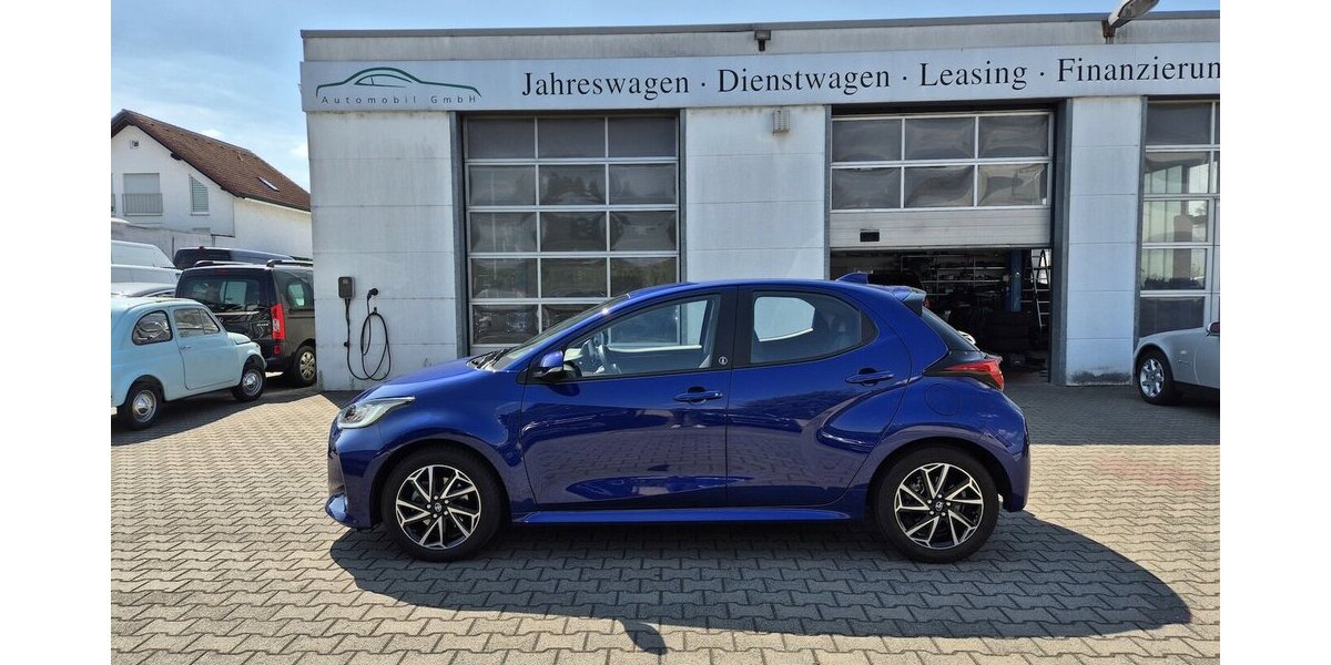 Toyota Yaris Hybrid Team D, Navi,Kamera, SmartDevice, Kli 73.500 km 16.890 &euro; Rodgau 63110