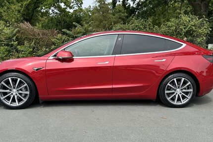 Tesla Model 3 133.614 km 17.600 &euro; Frankfurt am Main 60488