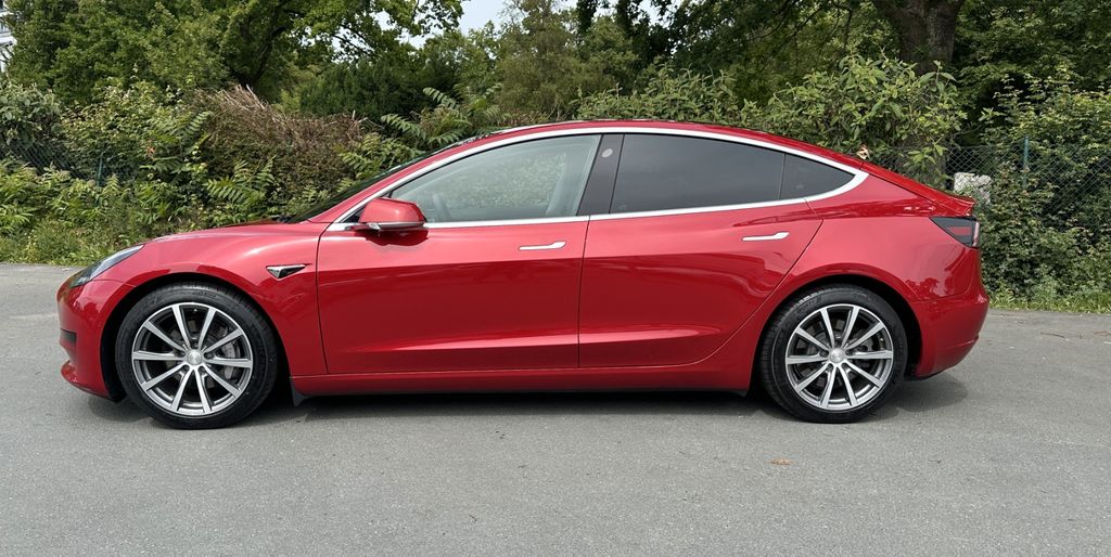 Tesla Model 3 133.614 km 17.600 &euro; Frankfurt am Main 60488