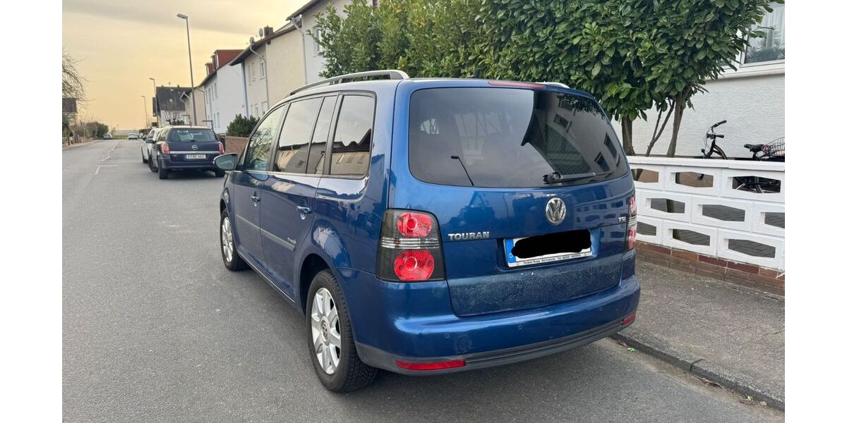 VW Touran 160.000 km 5.490 &euro; Riedstadt 64560