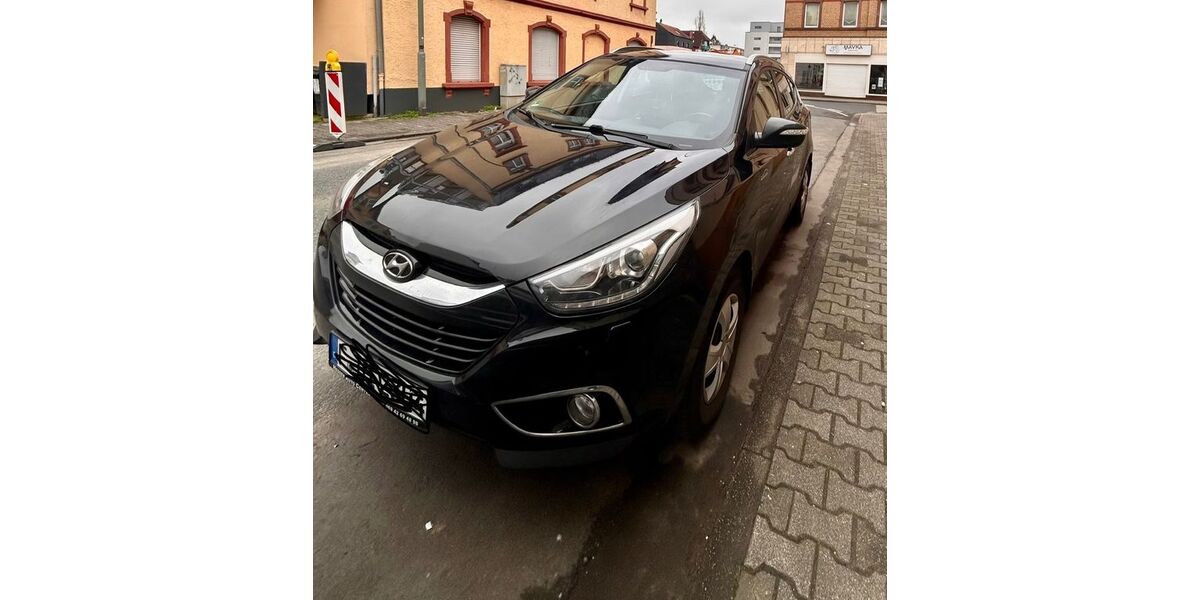 Hyundai ix35 109.000 km 15.900 &euro; Frankfurt 65929
