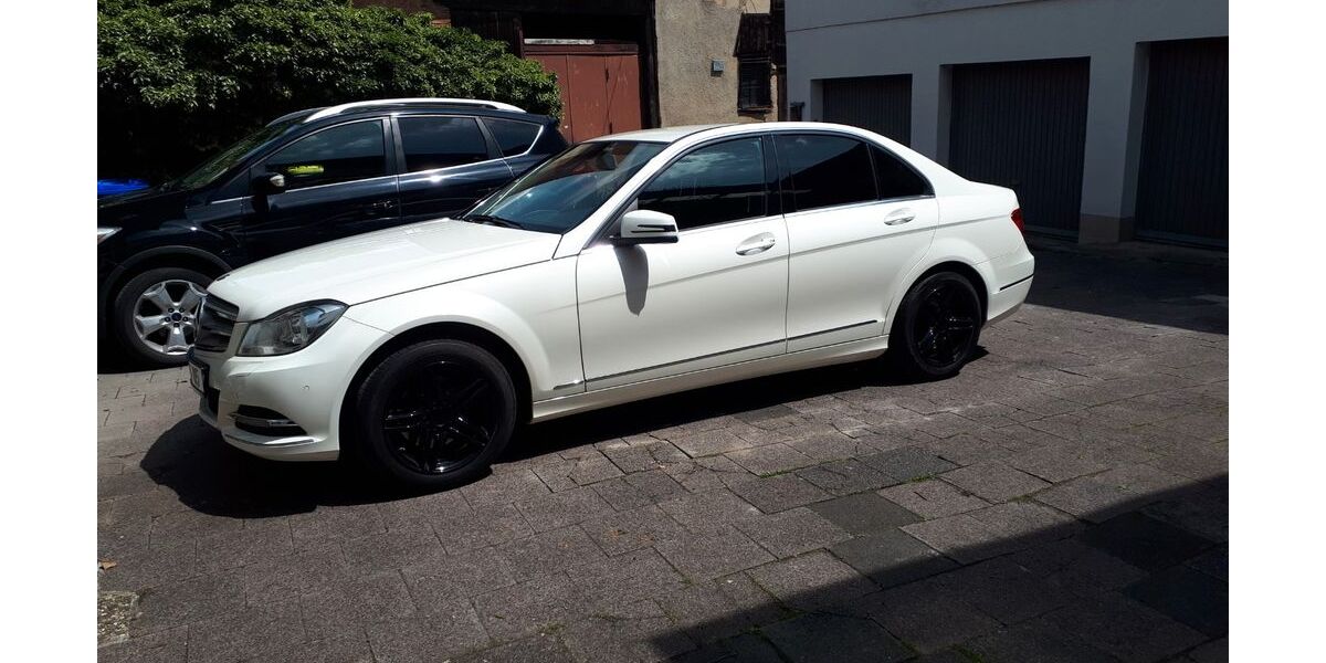 Mercedes-Benz C 250 179.000 km 11.800 &euro; Frankfurt 60439
