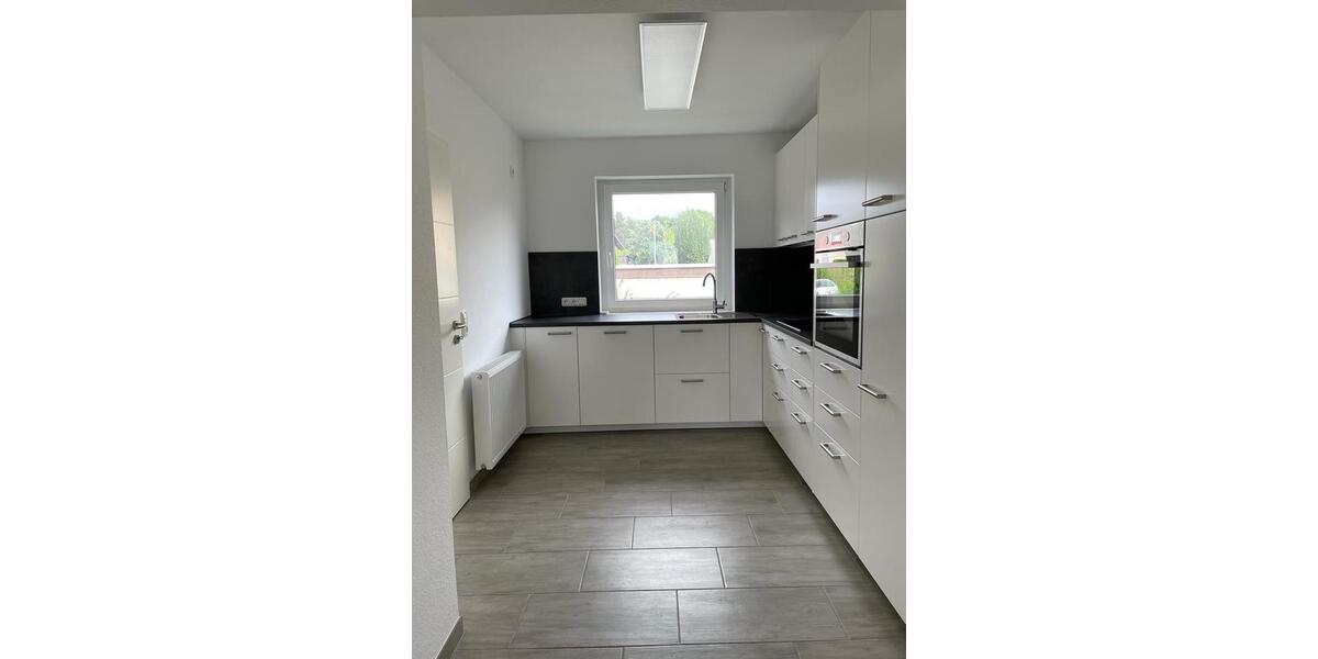 DHH in Hofheim-Wallau ab 01.04.2026 zu vermieten! 5 zimmer